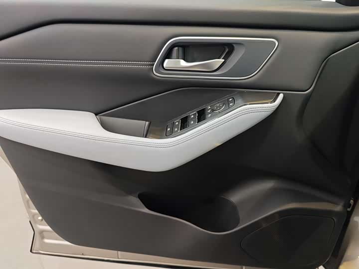 Фото 12 - Nissan X-Trail