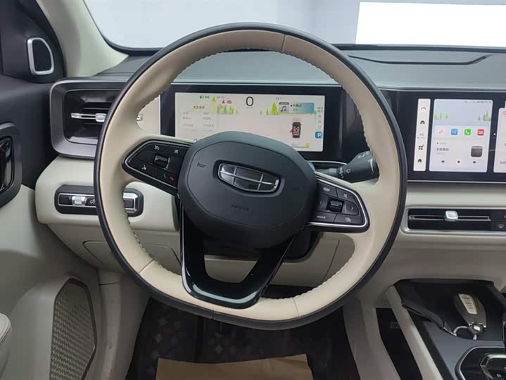 Фото 15 - Geely Icon