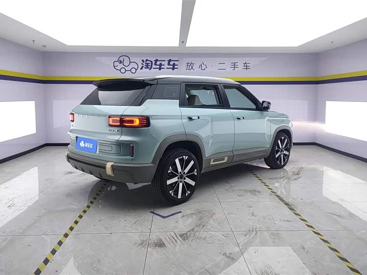 Фото 3 - Geely Icon