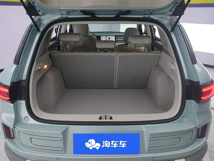 Фото 4 - Geely Icon