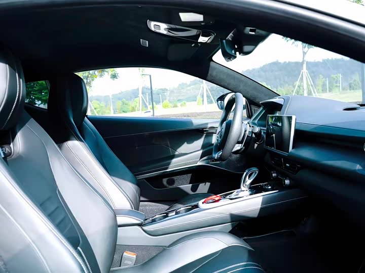 Фото 12 - Lotus Emira