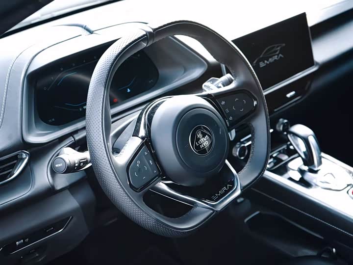 Фото 6 - Lotus Emira