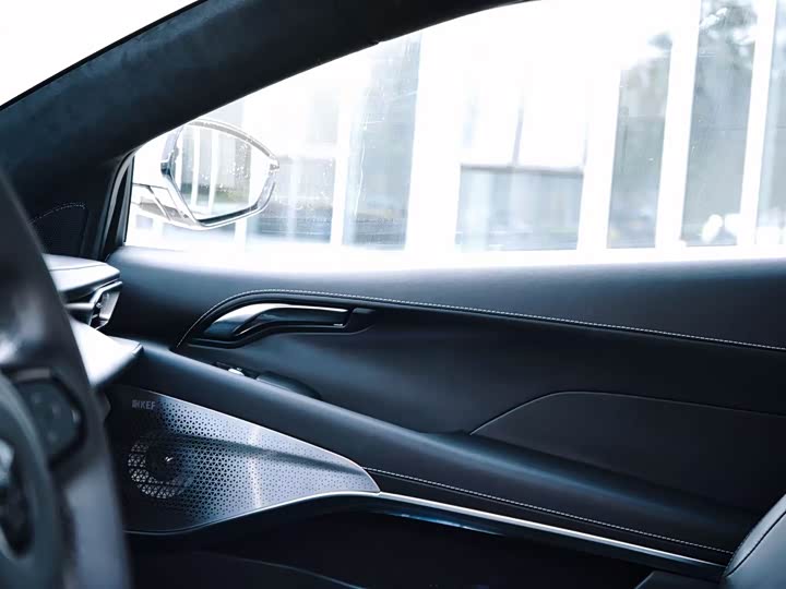 Фото 7 - Lotus Emira