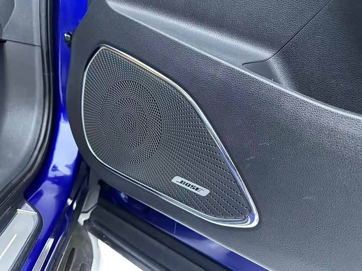 Фото 12 - Hongqi HS5