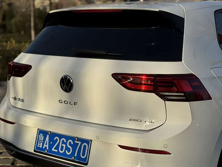 Фото 10 - Volkswagen Golf