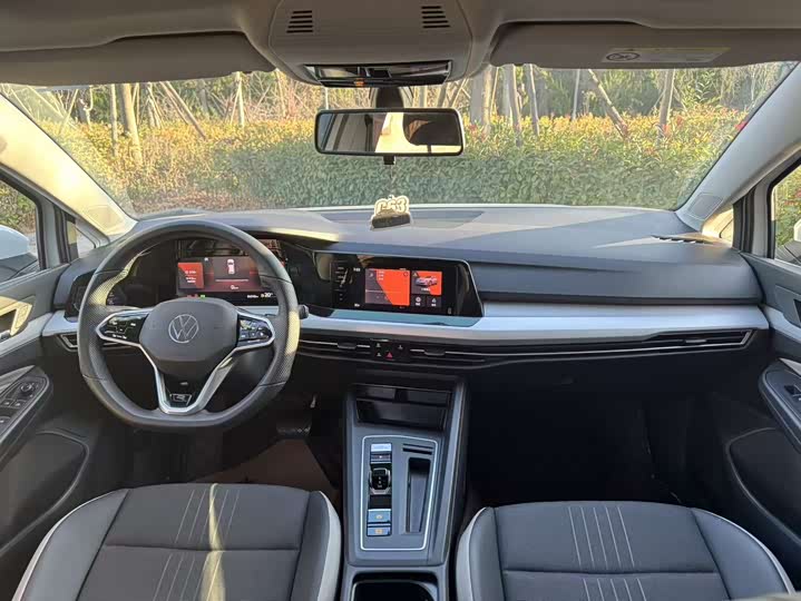 Фото 11 - Volkswagen Golf