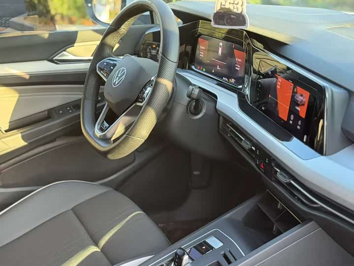 Фото 15 - Volkswagen Golf