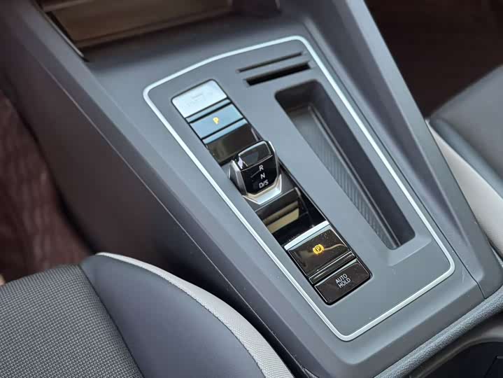 Фото 18 - Volkswagen Golf