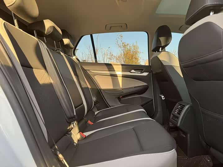 Фото 25 - Volkswagen Golf