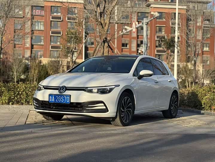 Фото 3 - Volkswagen Golf