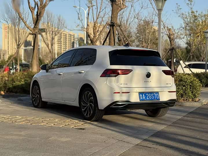 Фото 8 - Volkswagen Golf