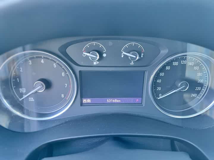 Фото 10 - Buick LaCrosse