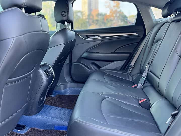 Фото 5 - Buick LaCrosse