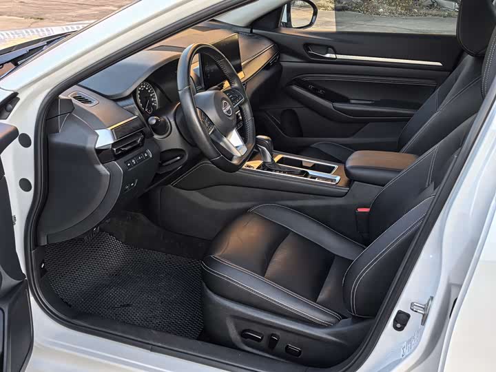 Фото 10 - Nissan Teana