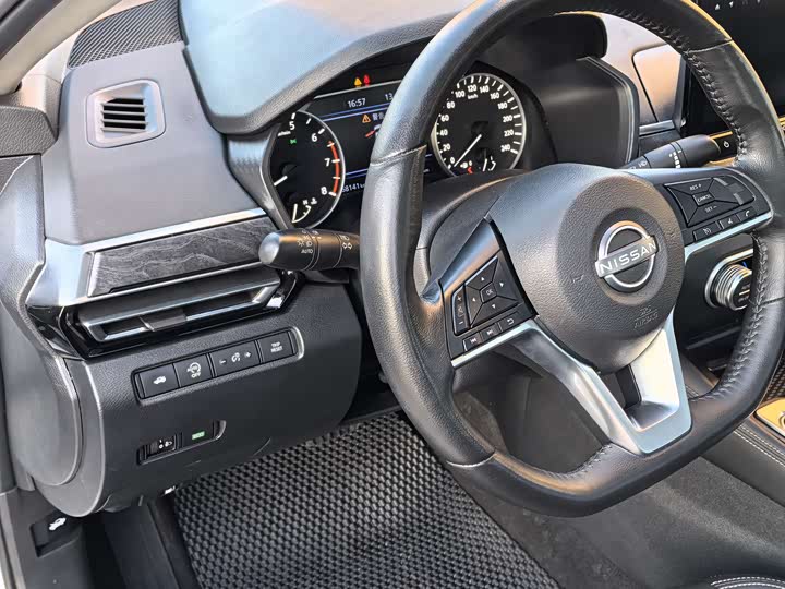 Фото 11 - Nissan Teana