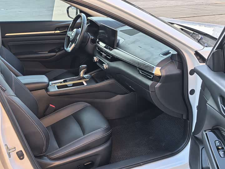 Фото 14 - Nissan Teana