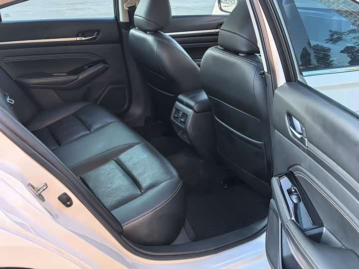 Фото 15 - Nissan Teana