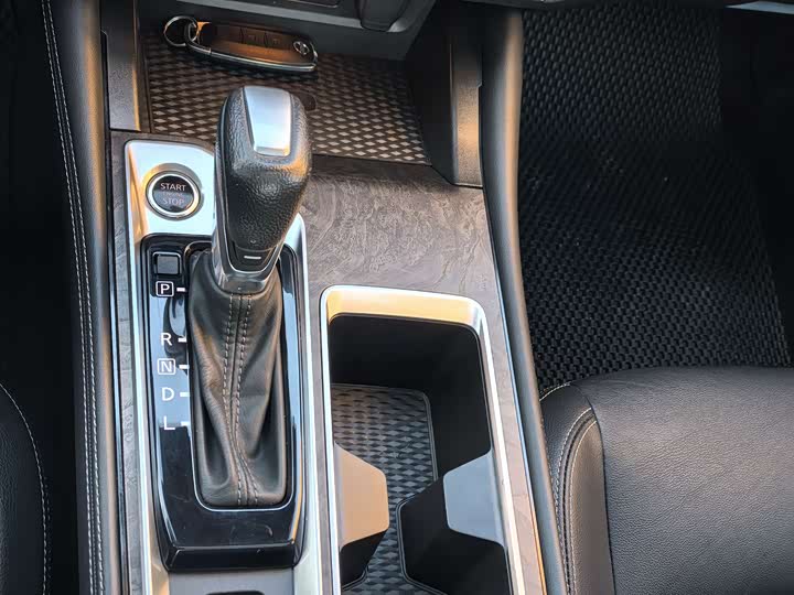 Фото 17 - Nissan Teana