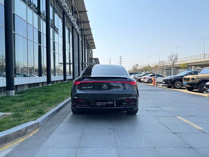 Фото 4 - Mercedes-Benz EQS AMG