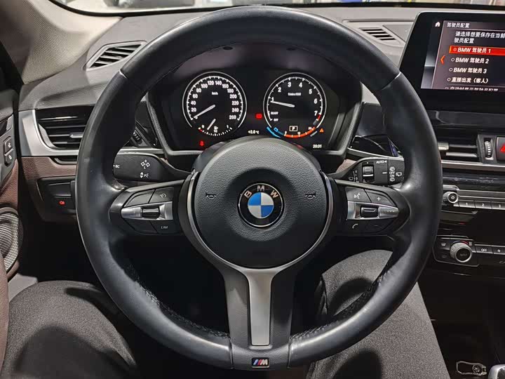 Фото 10 - BMW X1