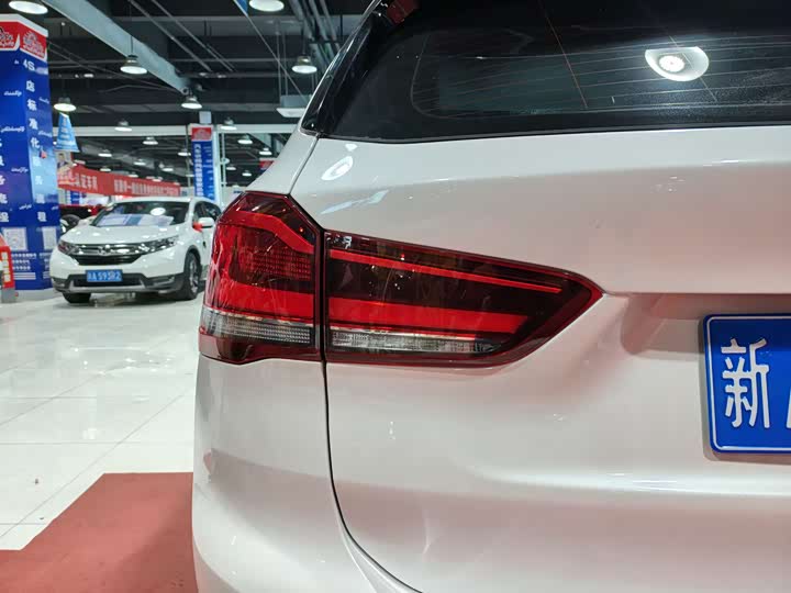 Фото 16 - BMW X1