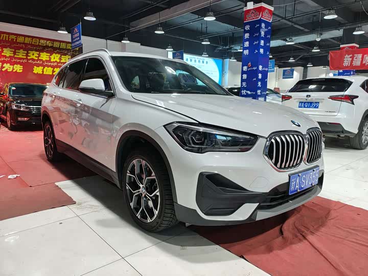 Фото 3 - BMW X1
