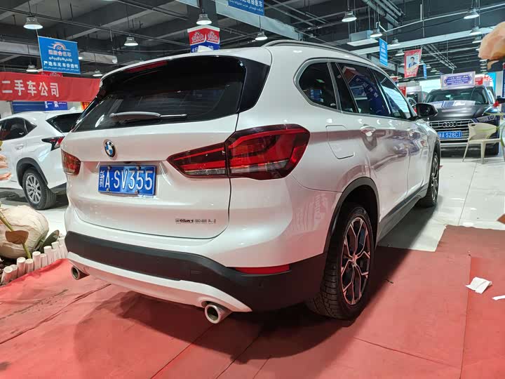 Фото 9 - BMW X1
