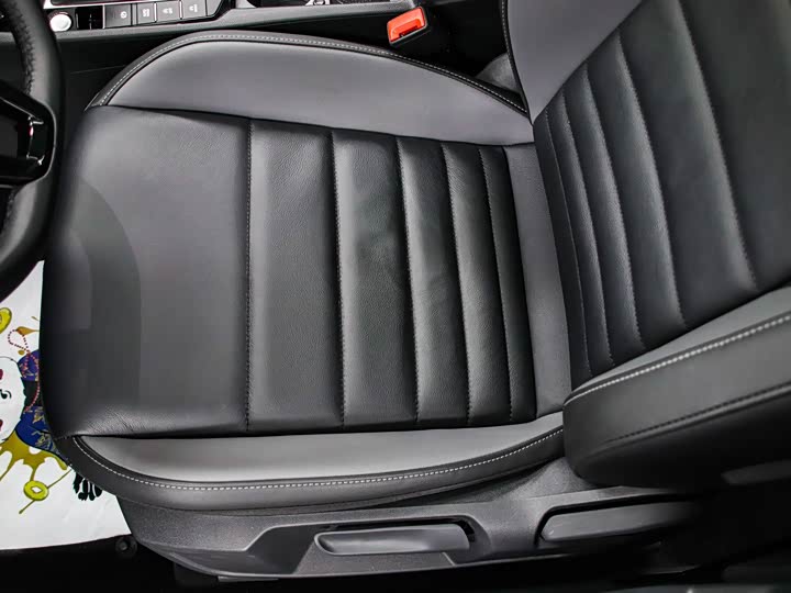 Фото 13 - Volkswagen Sagitar L