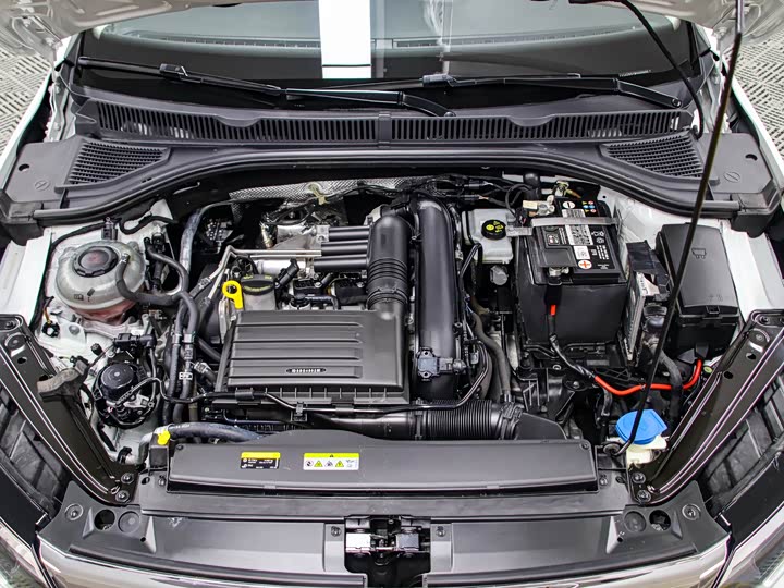 Фото 18 - Volkswagen Sagitar L