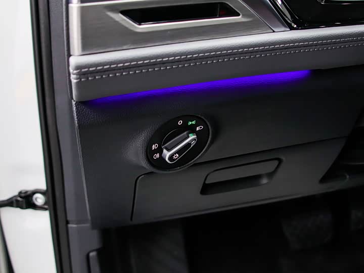 Фото 7 - Volkswagen Sagitar L