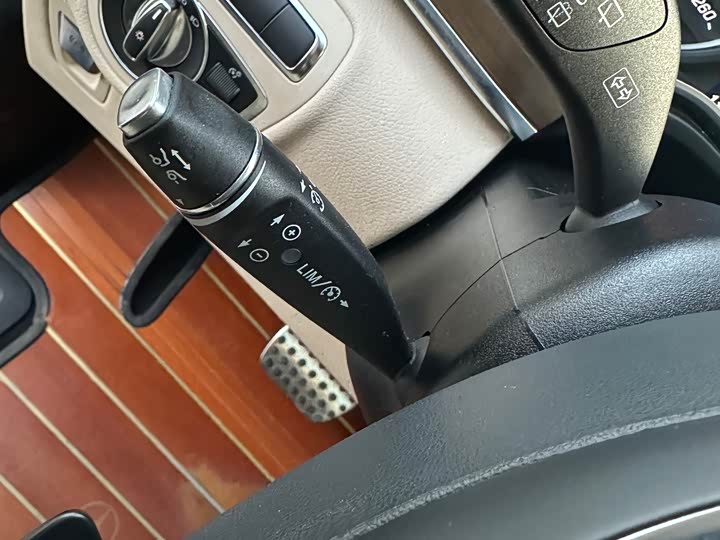 Фото 21 - Mercedes-Benz V-Class