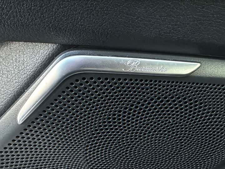 Фото 24 - Mercedes-Benz V-Class