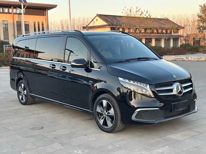 Фото 3 - Mercedes-Benz V-Class