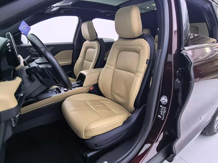 Фото 15 - Lincoln Corsair