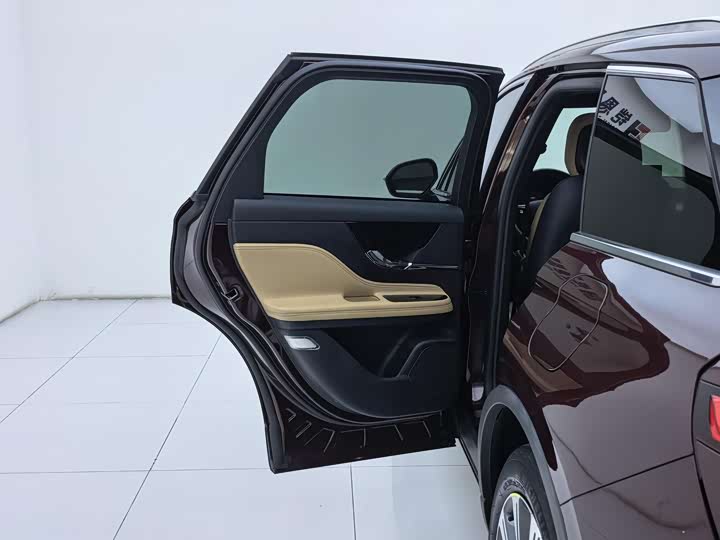 Фото 18 - Lincoln Corsair