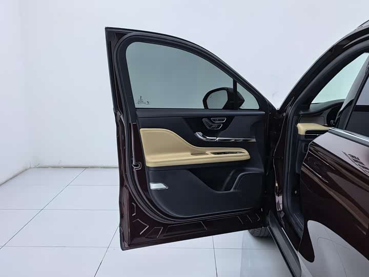 Фото 22 - Lincoln Corsair