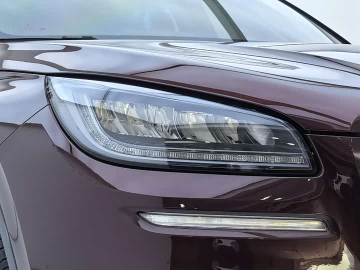 Фото 4 - Lincoln Corsair