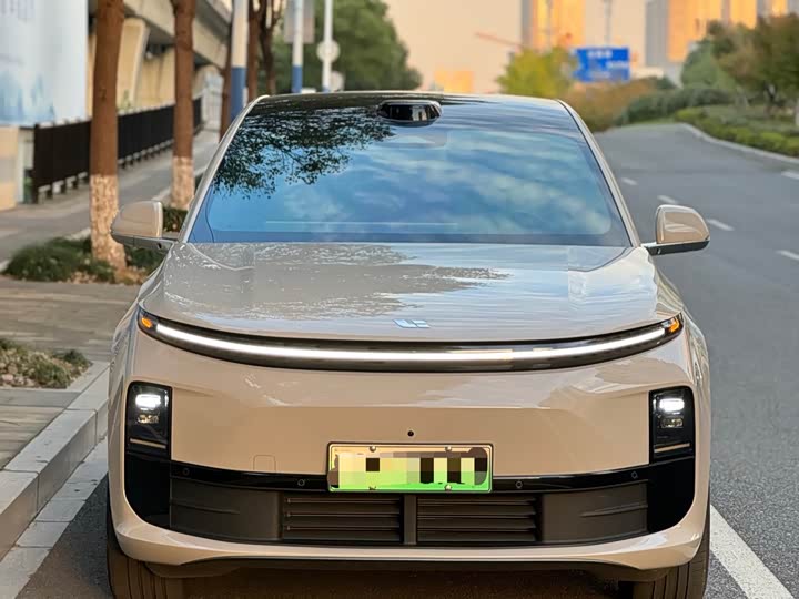 Фото 2 - LiXiang L6