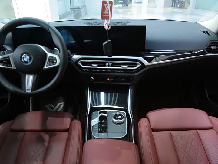 Фото 10 - BMW 3 Series