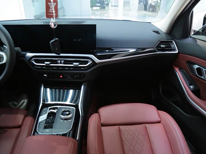 Фото 11 - BMW 3 Series