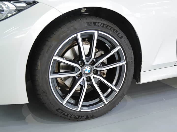 Фото 14 - BMW 3 Series