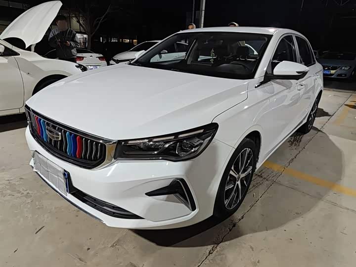 Фото 2 - Geely Emgrand