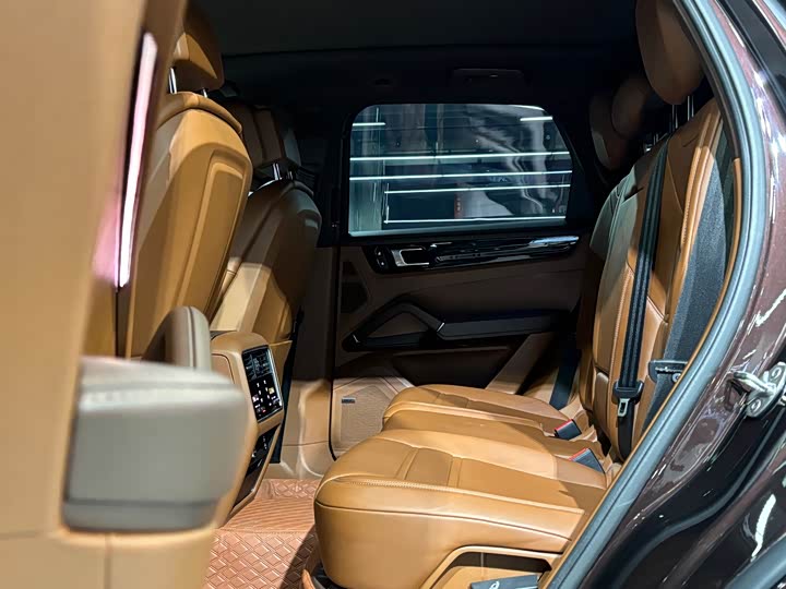 Фото 10 - Porsche Cayenne Hybrid