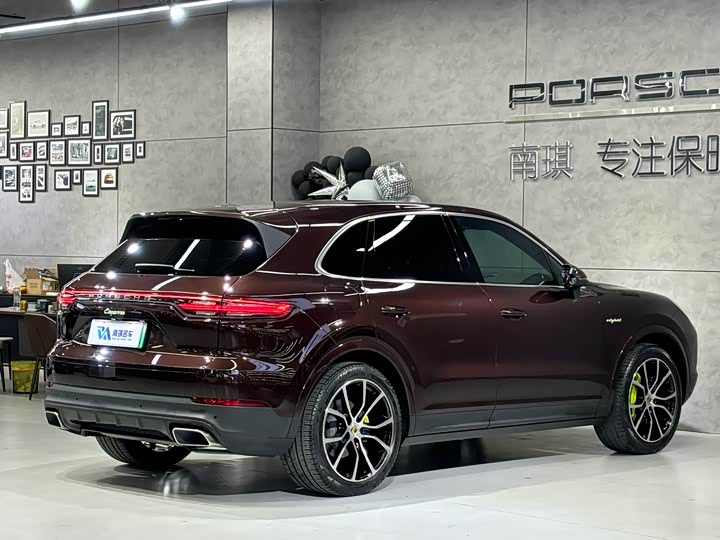 Фото 6 - Porsche Cayenne Hybrid