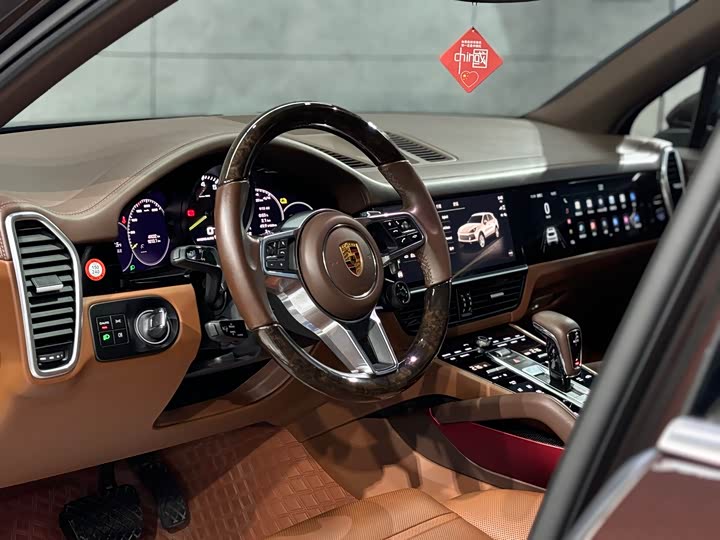 Фото 8 - Porsche Cayenne Hybrid