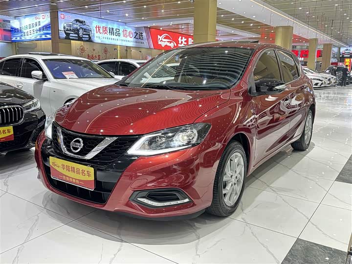 Фото 1 - Nissan Tiida