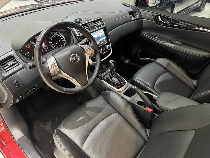 Фото 11 - Nissan Tiida