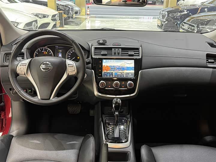 Фото 14 - Nissan Tiida