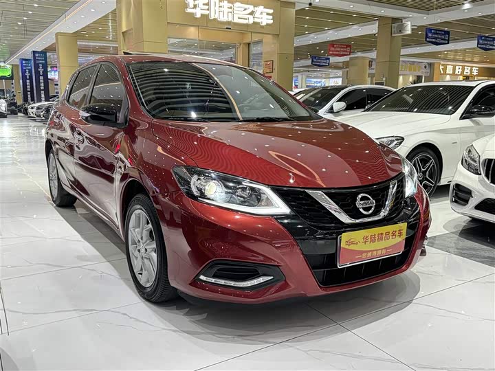 Фото 3 - Nissan Tiida