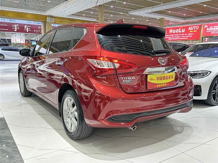 Фото 4 - Nissan Tiida